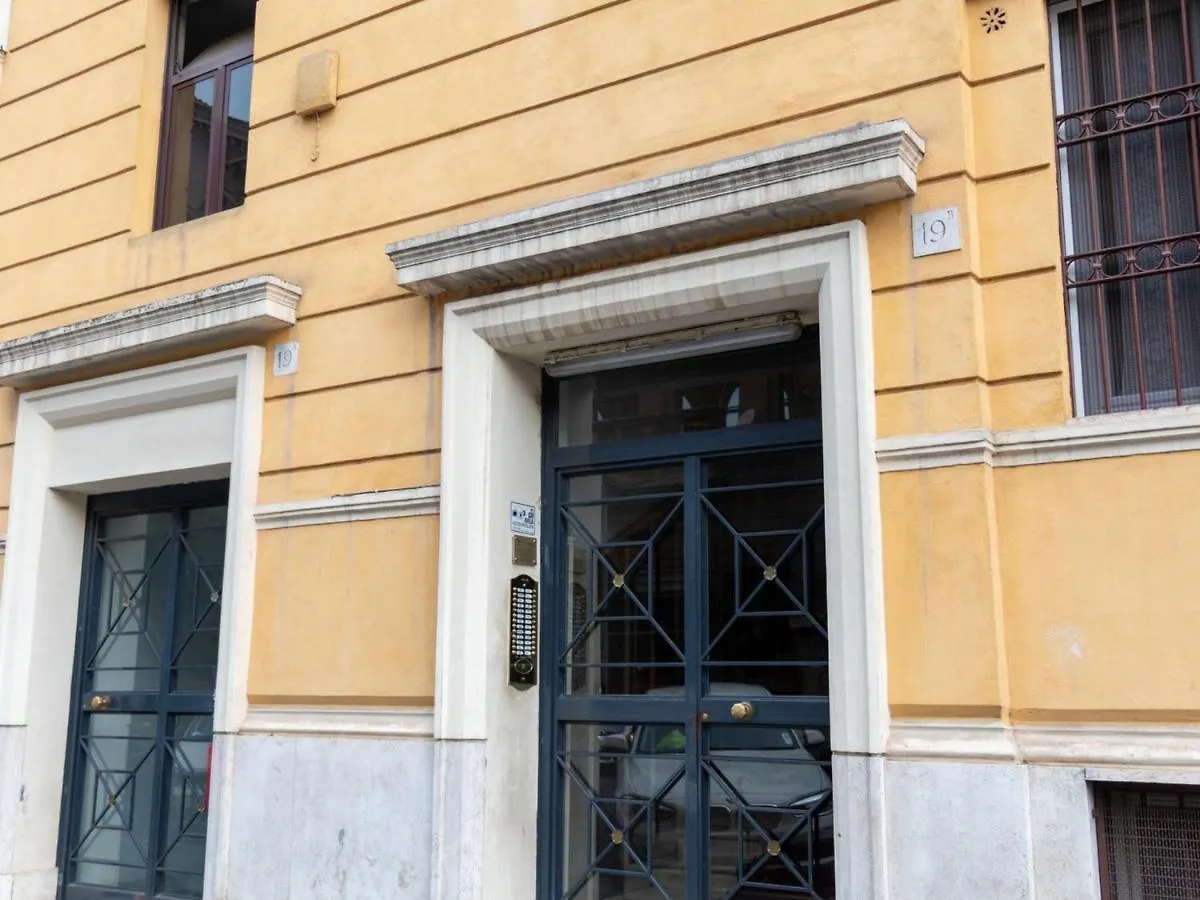 The Best Rent - Colorful One-Bedroom Apartment In San Giovanni District Rome
